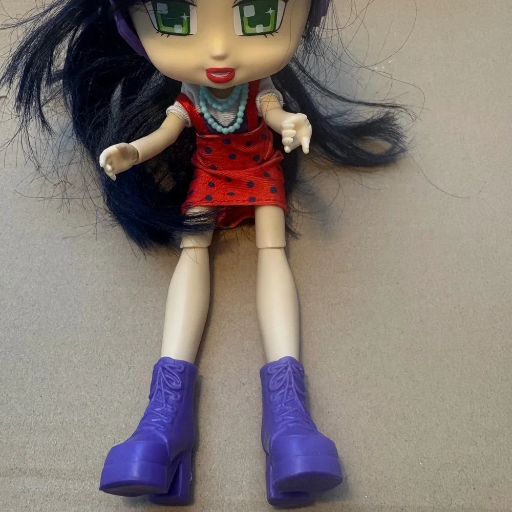 Boxy Girls‎ by Jay@Play Riley Doll Articulated Arms Legs Purple Boots Earphones